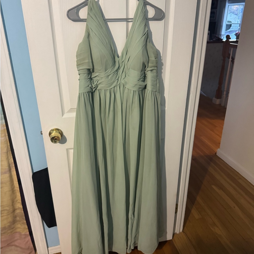 Elegant Green Evening Dress